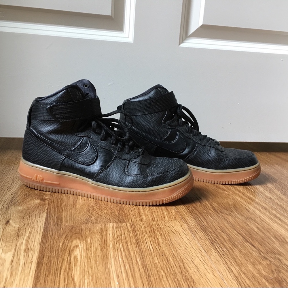 Nike Women’s Air Force 1 black leather Hi SE